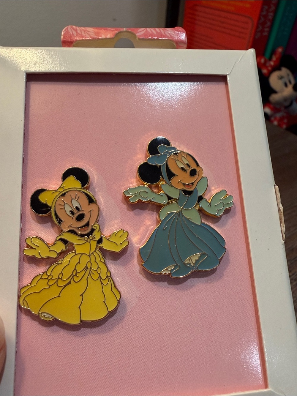 Princess Minnie Pin Set - Picture 3 of 3